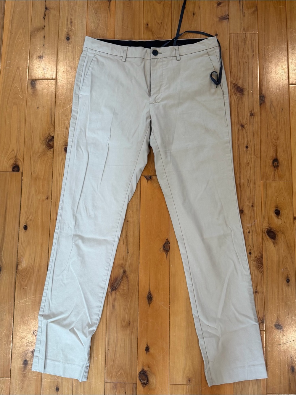 Bonobos Slim Fit Chinos in Light Khaki with Navy Trim
